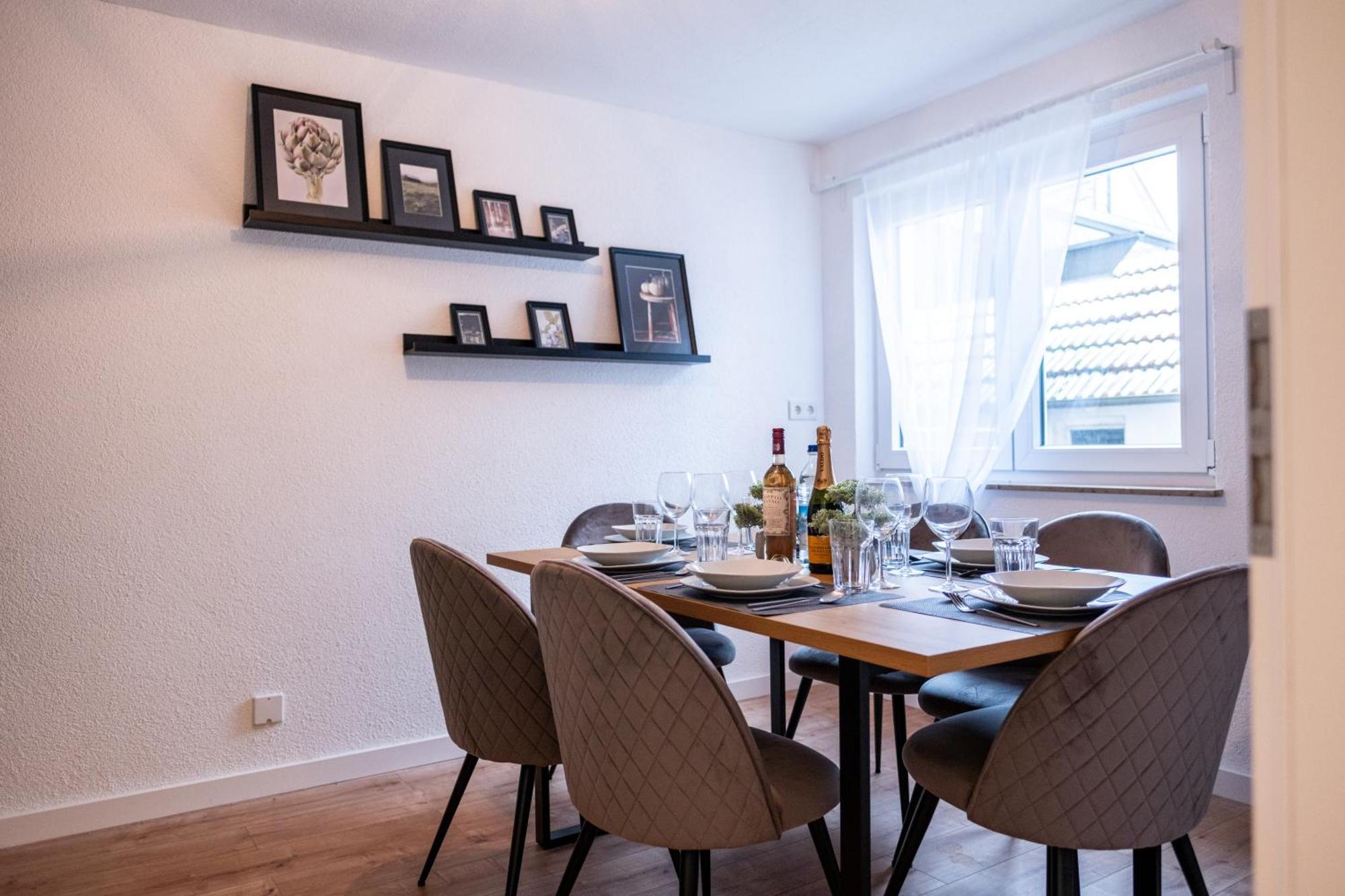 Klassen Apartments! Stadtnahes Ferienhaus* Mit Terrasse In Aulendorf * Fuer 6-8 Personen المظهر الخارجي الصورة